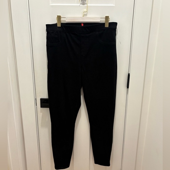 SPANX Women’s Black Skinny Pants Size L Pull One Stretchy - Picture 1 of 6